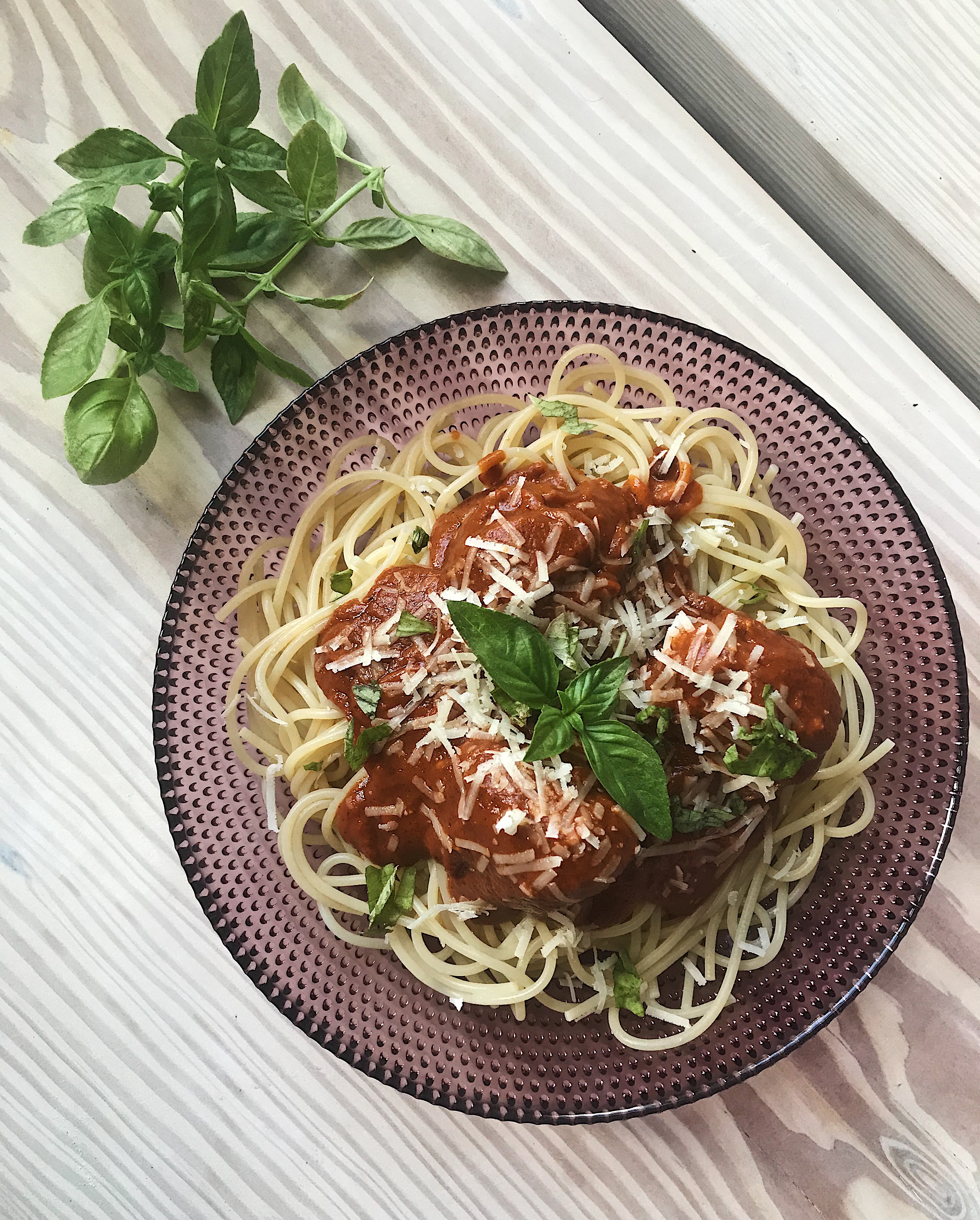 Spaghetti meatballs med verdens bedste tomatsauce